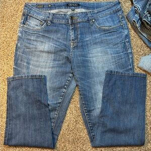 Boyfriend Grace in LA Jeans. Size 30W 29L